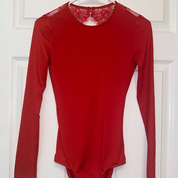 (5 for 25) Shein backless lace trim bodysuit - Picture 5 of 6